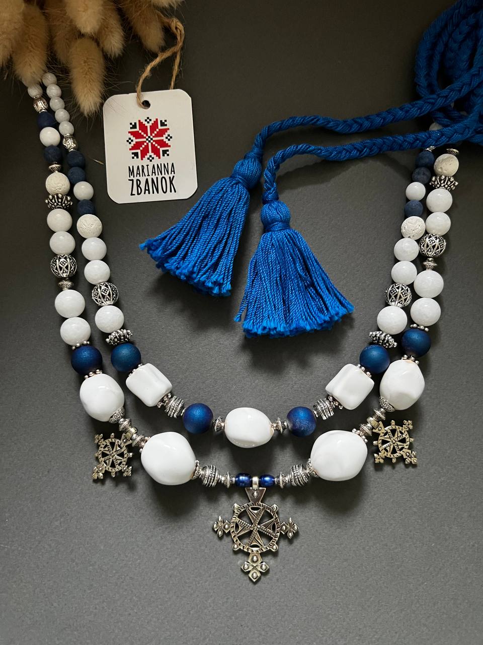 Коралі купити у Львові